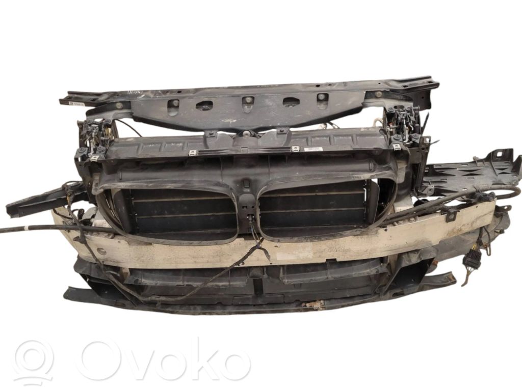 BMW 5 F10 F11 Pas przedni 