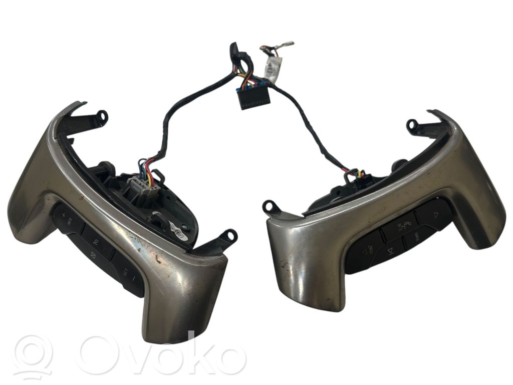 Chevrolet Express Steering wheel buttons/switches 