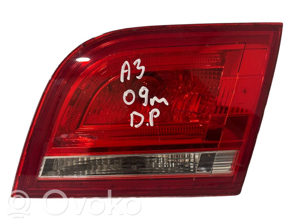Audi A3 S3 8P Aizmugurējais lukturis pārsegā 