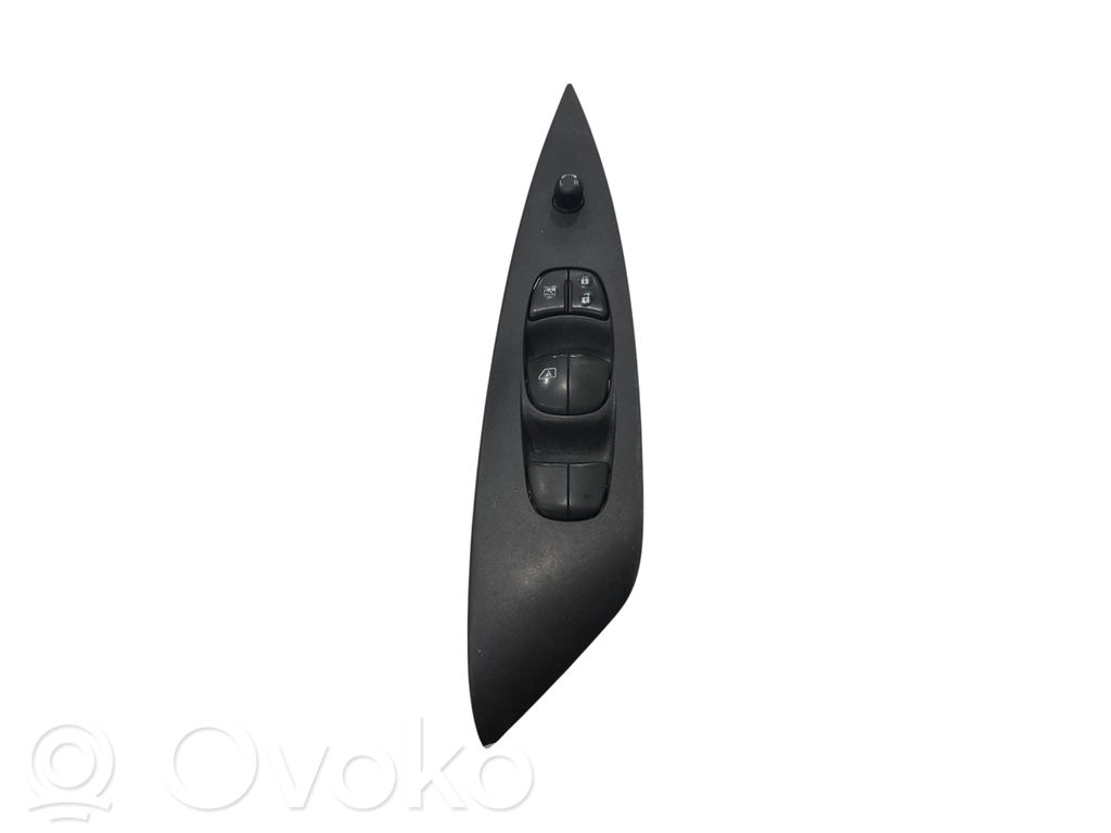 Nissan Leaf I (ZE0) Przyciski szyb 