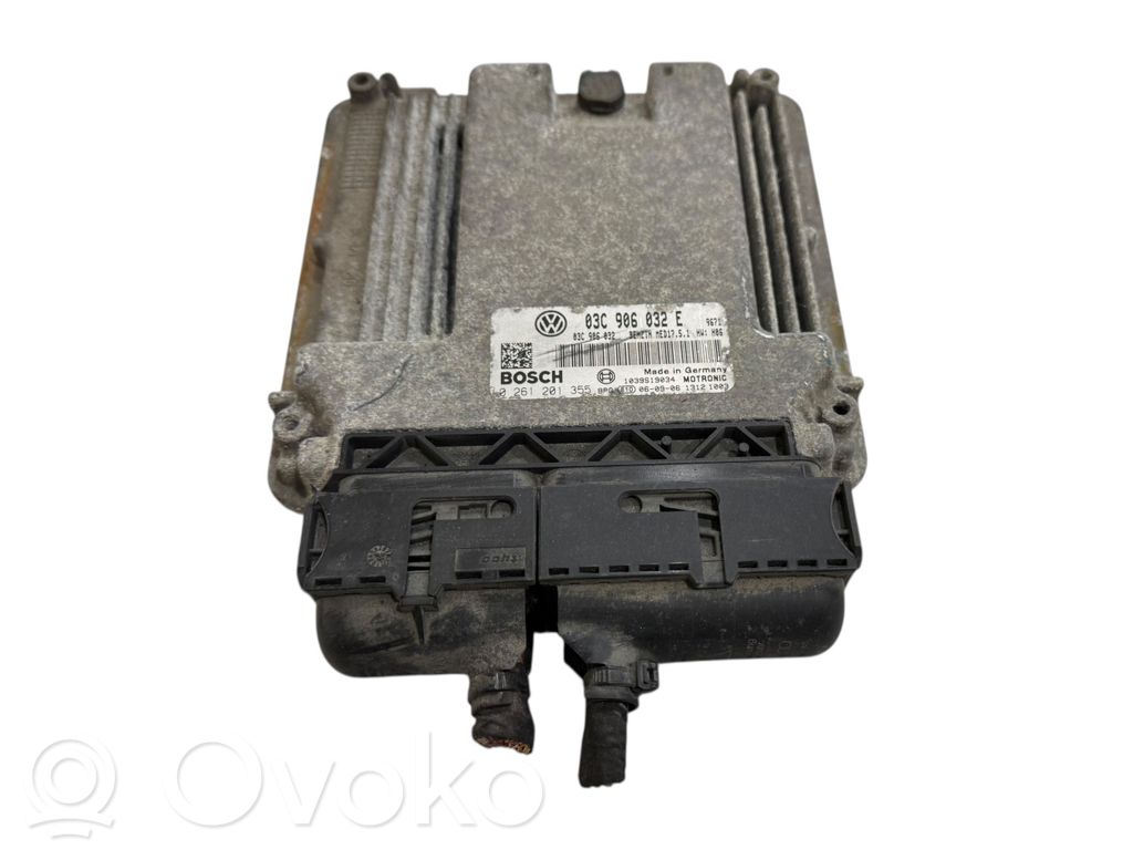 Volkswagen Golf V Engine control unit/module 