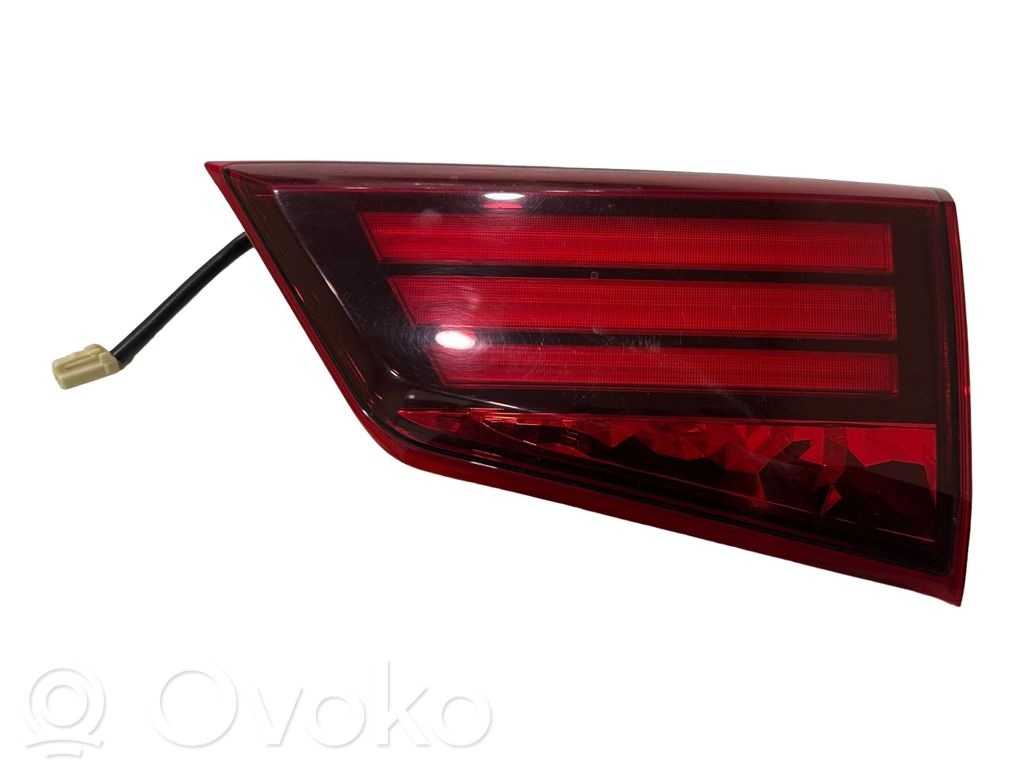 Mitsubishi Outlander Takaluukun takavalot 