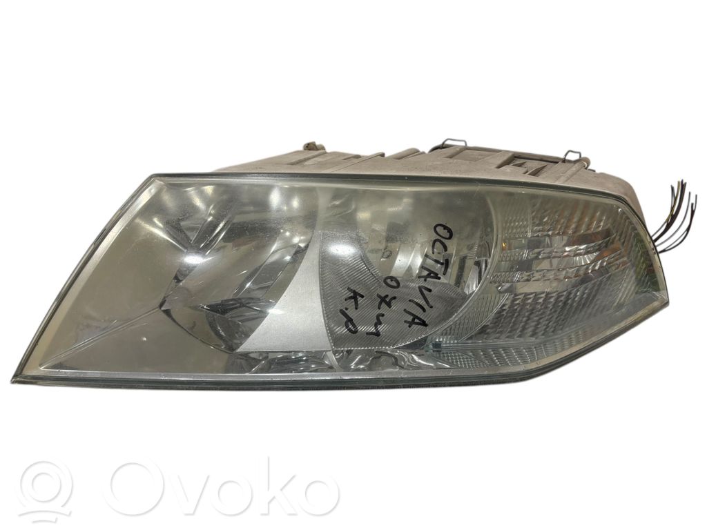 Skoda Octavia Mk2 (1Z) Lampa przednia 