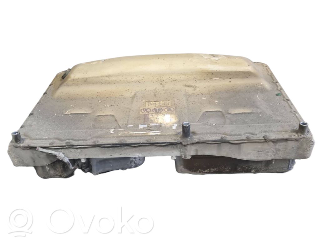 Volkswagen PASSAT B8 Jännitteenmuunnin/vaihtosuuntaaja 