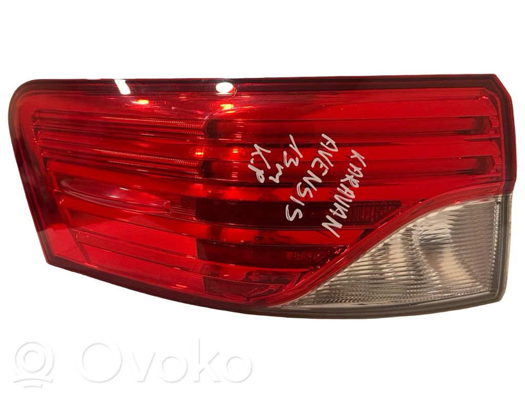 Toyota Avensis T270 Lampa tylna 