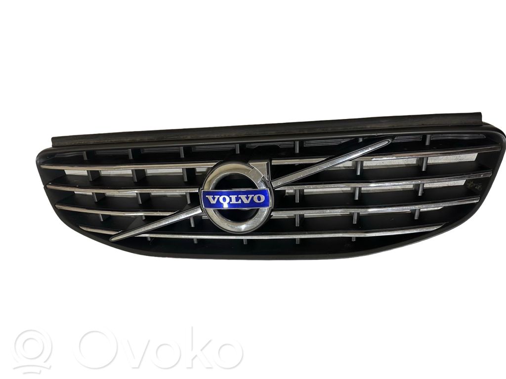 Volvo XC60 Etupuskurin ylempi jäähdytinsäleikkö 