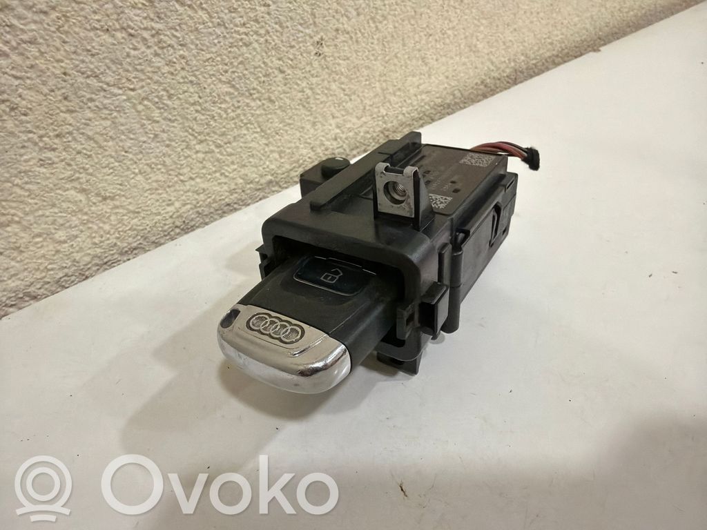 Audi A4 S4 B8 8K Virtalukko 