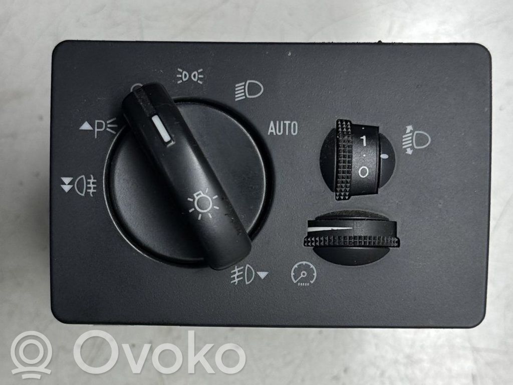 Light switch   7M5T13A024CA