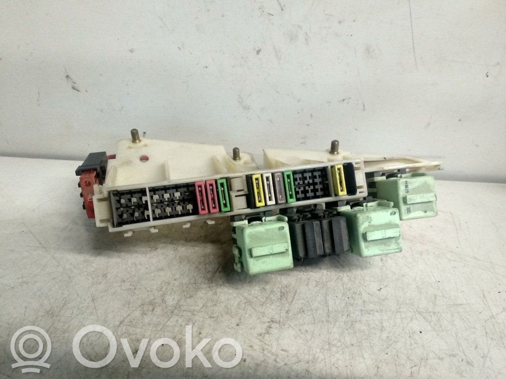 BMW 5 E39 Saugiklių dėžė (komplektas) 
