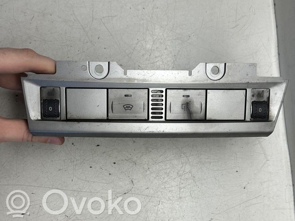Ford Focus Windscreen/window heater switch 