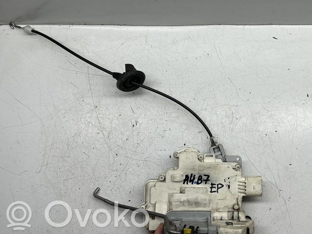 Audi A4 S4 B7 8E 8H Cerradura de puerta delantera 