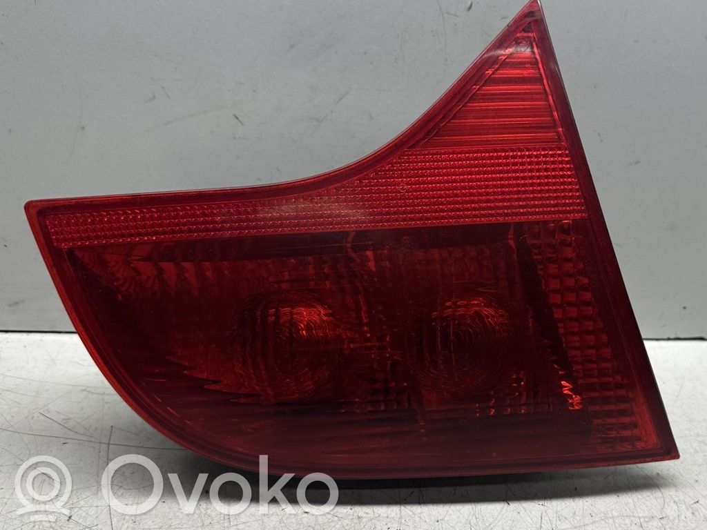 Audi A4 S4 B7 8E 8H Takaluukun takavalot 
