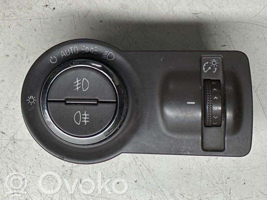 Opel Insignia A Light switch 