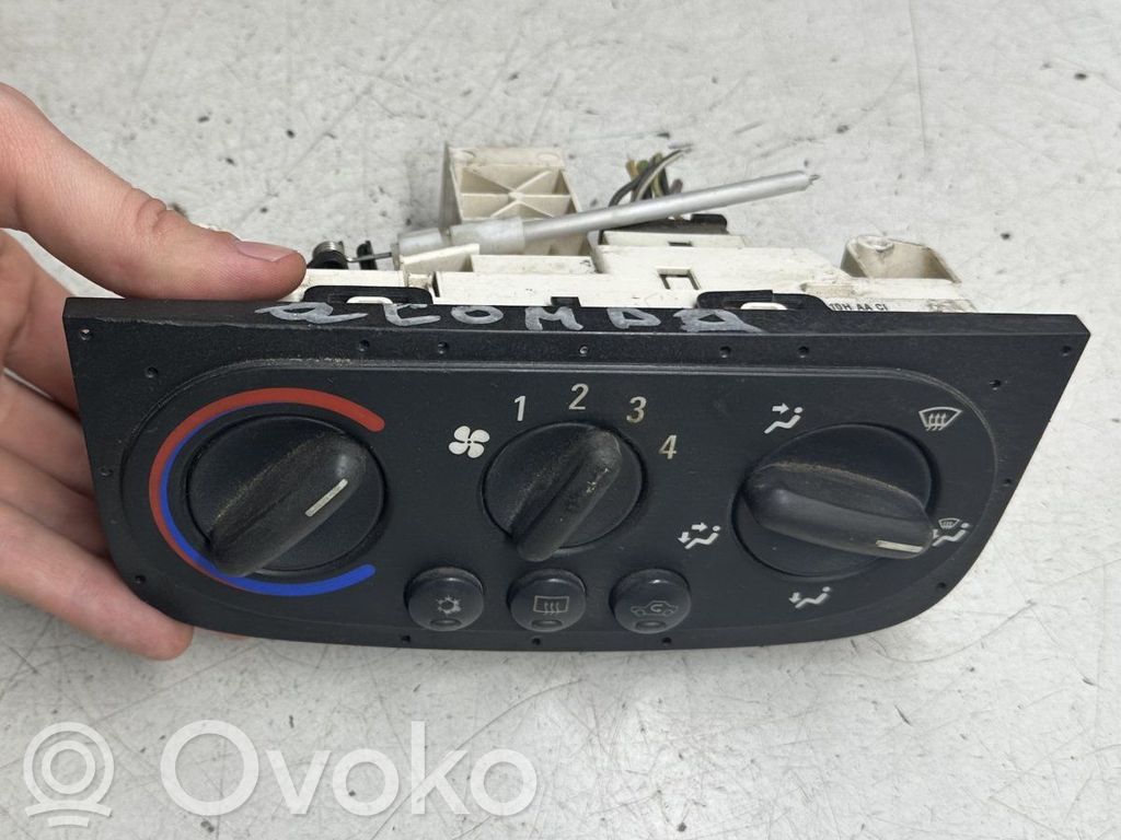 Opel Combo C Climate control unit 