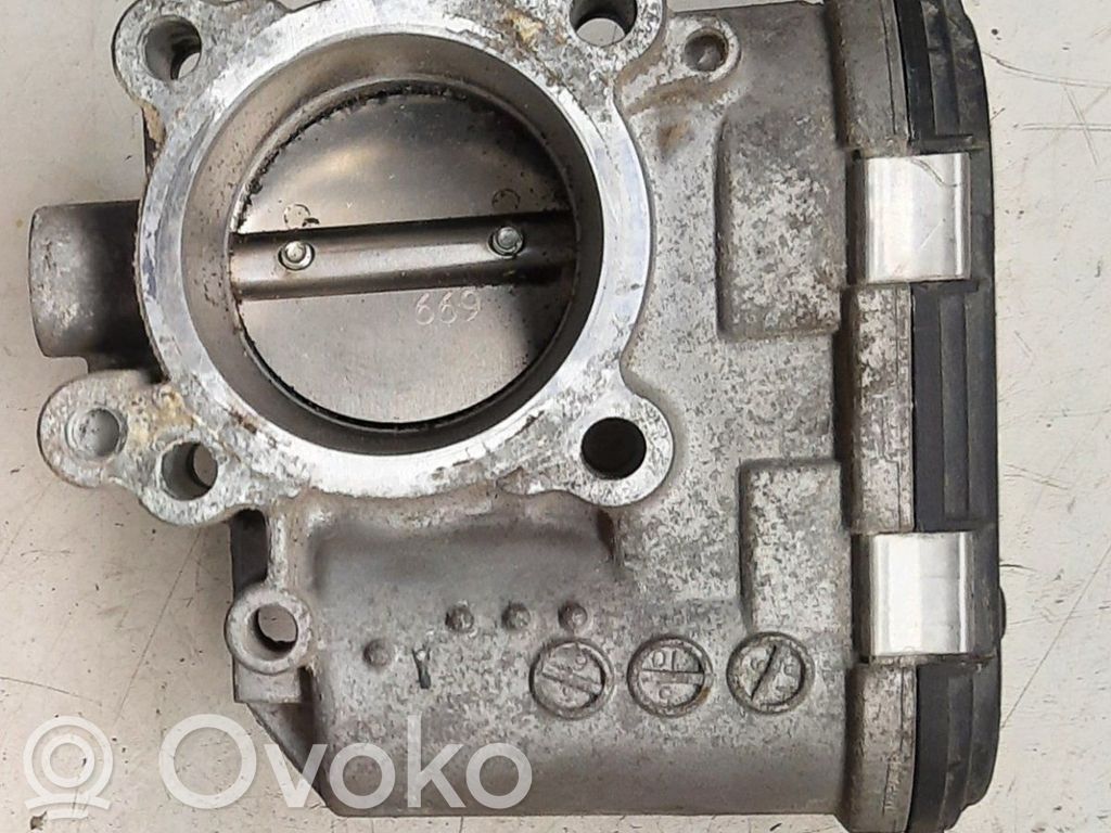 Ford Fiesta Droselinė sklendė 