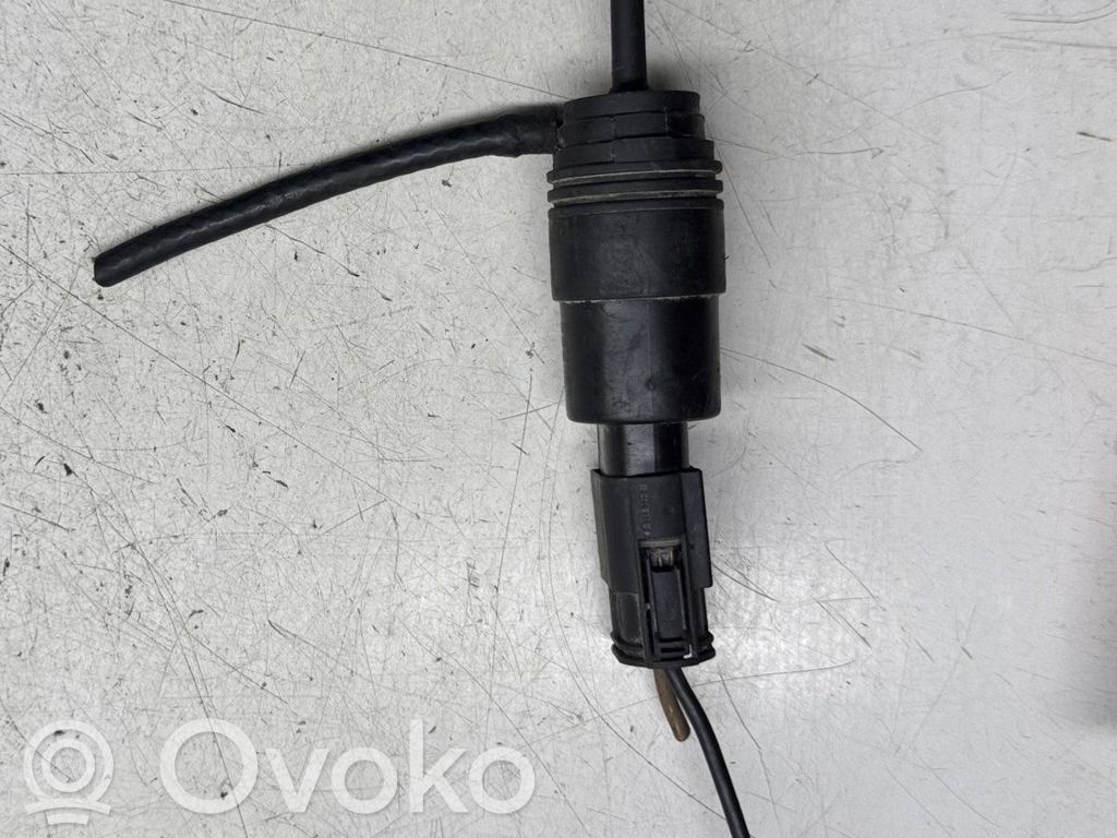 Honda Civic Windshield washer spray nozzle 