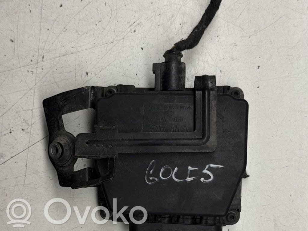 Volkswagen Golf V Vacuum valve 