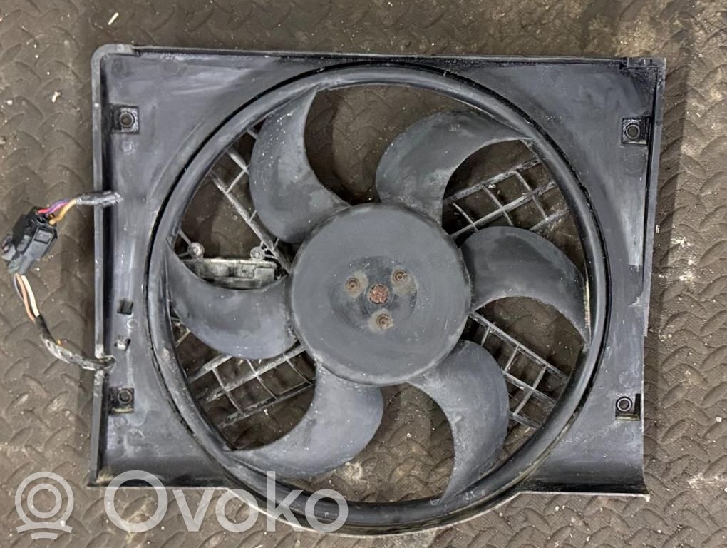 BMW 3 E46 Elektrinis radiatorių ventiliatorius 