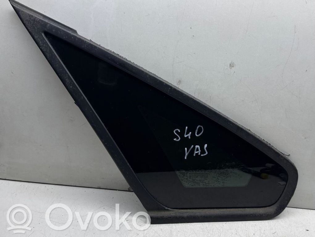Rear side window