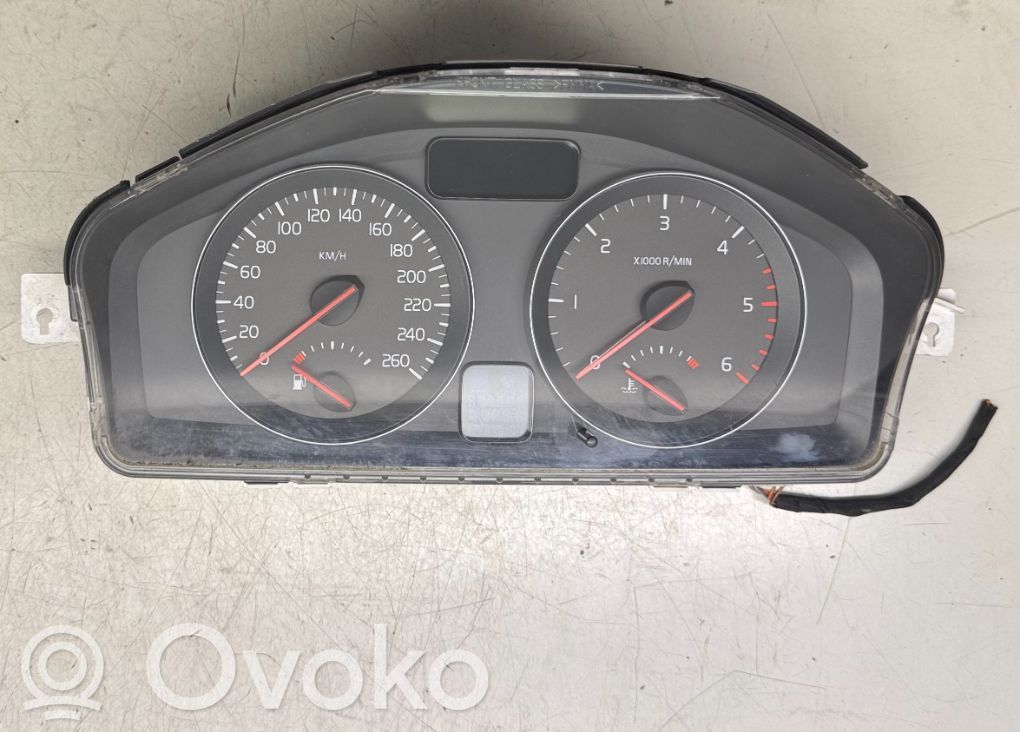 Volvo S40 Speedometer (instrument cluster) 