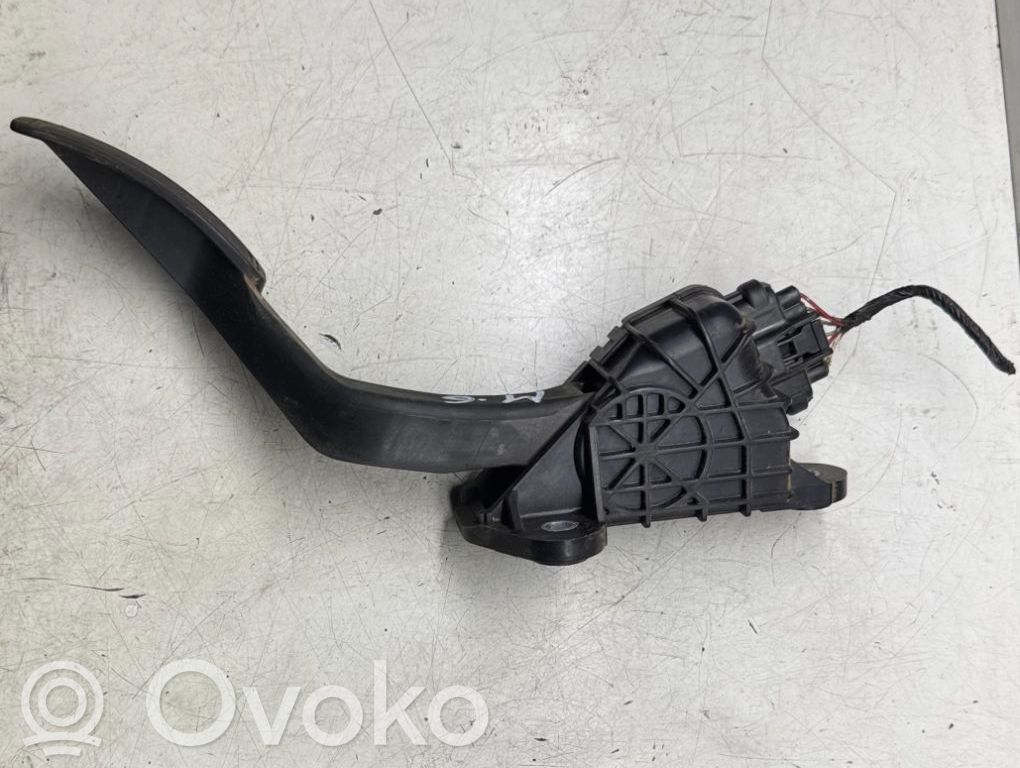 Akceleratoriaus pedalas   1988003400