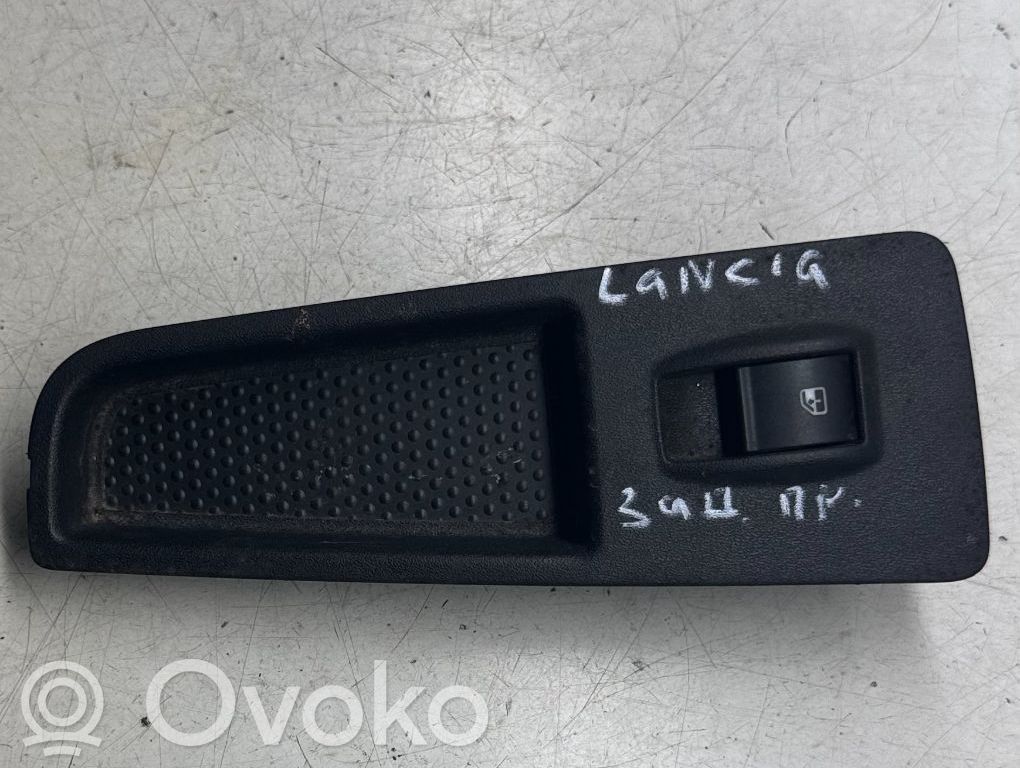 Electric window control switch   735474939