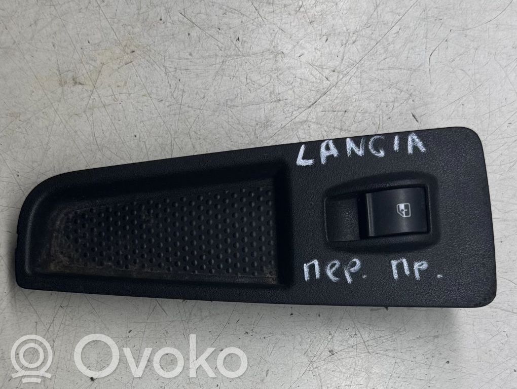 Lancia Delta Electric window control switch 