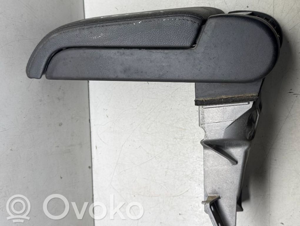 Armrest   13232919