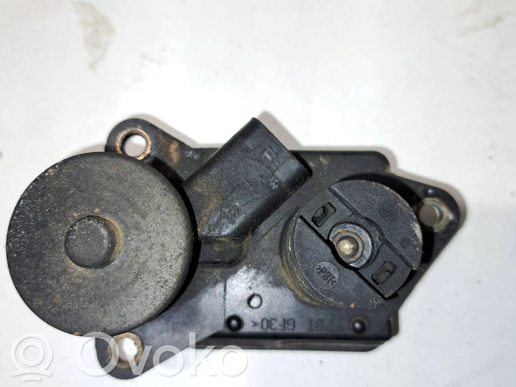 Mitsubishi Colt Activador/motor del colector de admisión 