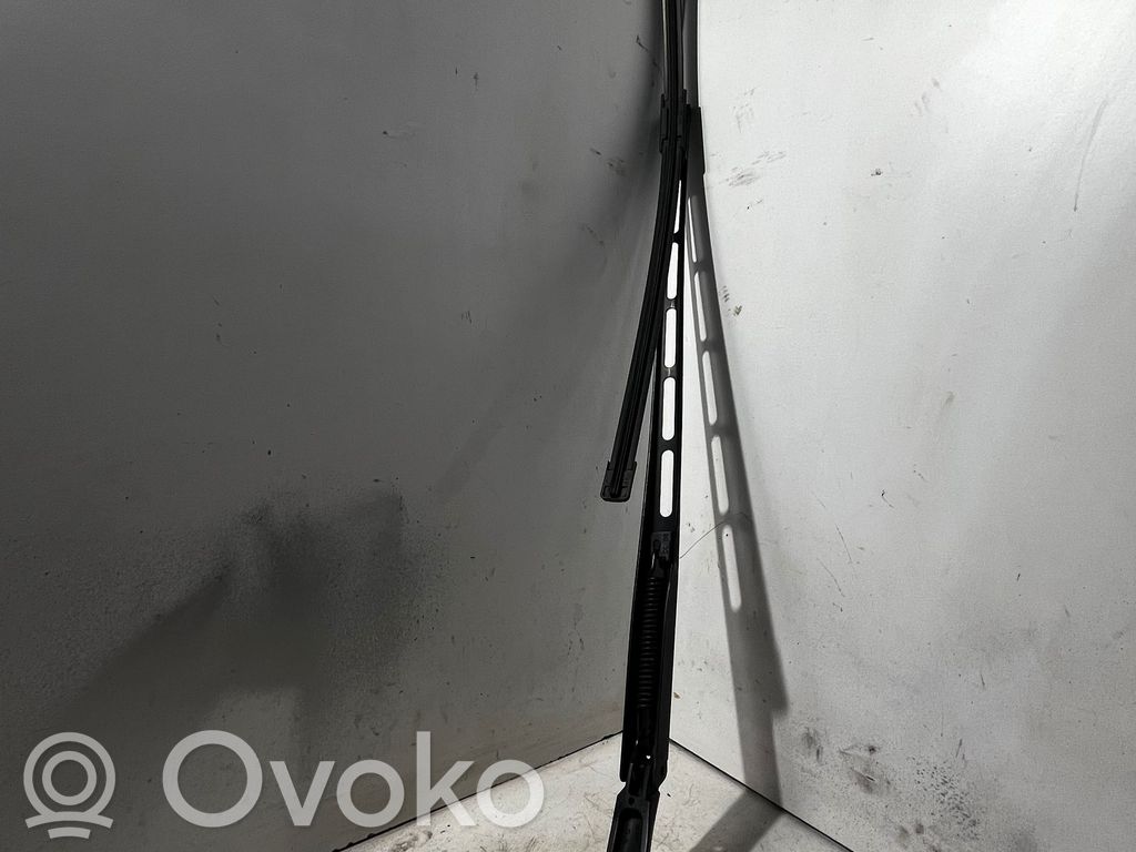 Citroen C5 Front wiper blade arm 