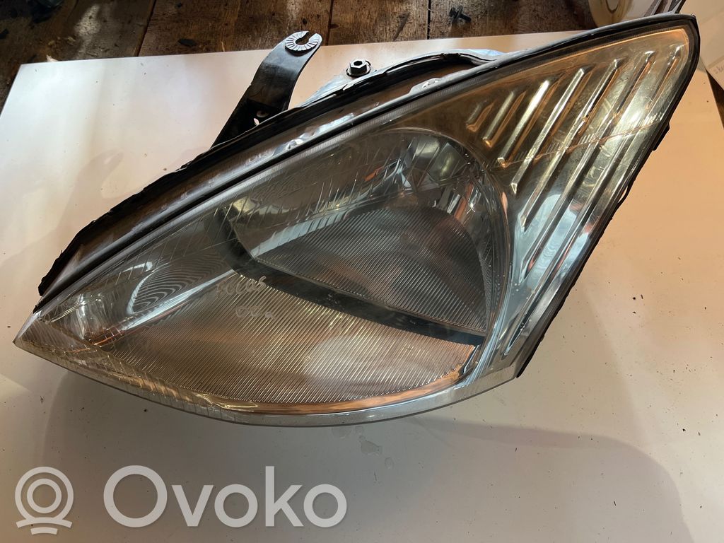 Ford Focus Headlight/headlamp 
