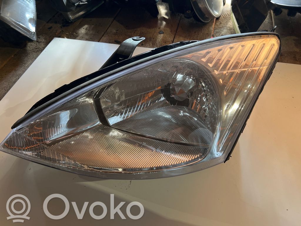 Ford Focus Headlight/headlamp 