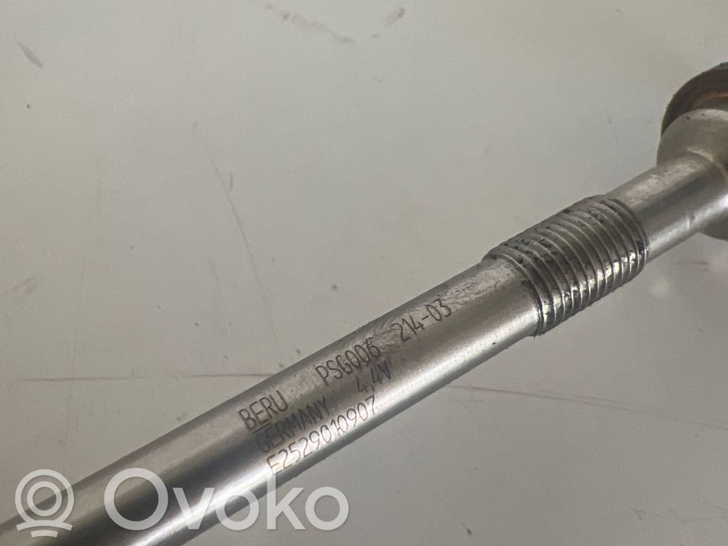 Pakaitinimo žvakė (-ės)   E2529010907