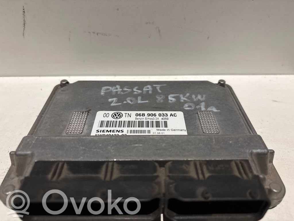 Volkswagen PASSAT B5.5 Engine control unit/module 