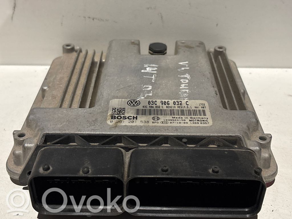 Volkswagen Touran I Engine control unit/module 