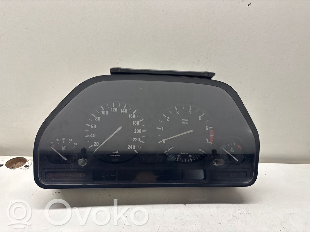 BMW 5 E34 Speedometer (instrument cluster) 