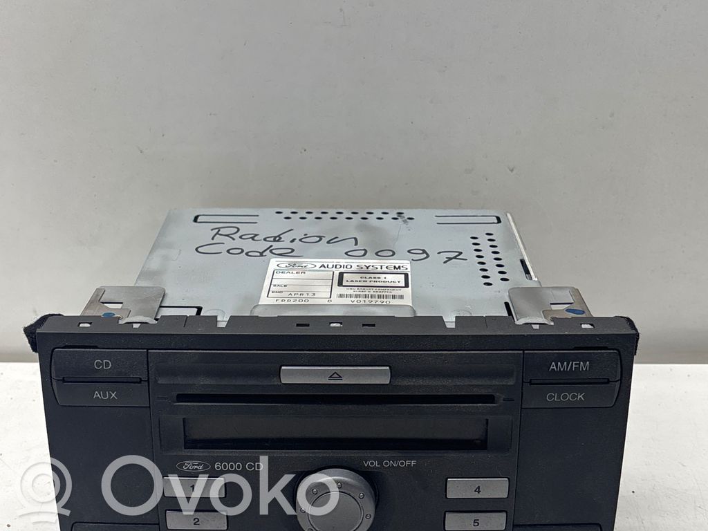 Panel / Radioodtwarzacz CD/DVD/GPS   10R023539,E11023539,8M5T18C815DB,E11033539