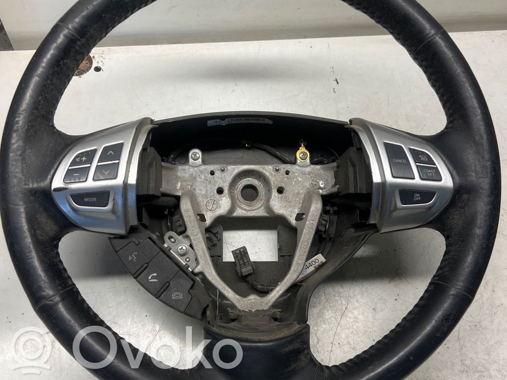 Mitsubishi Lancer VIII Ohjauspyörä 