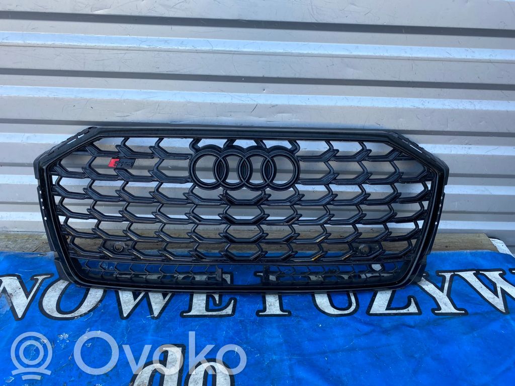 Audi Q7 4M Etusäleikkö 