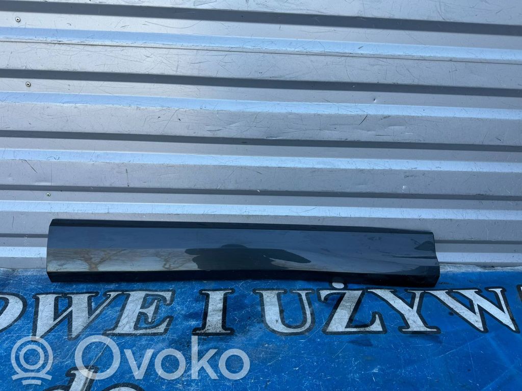 Audi Q3 F3 Listwa drzwi przednich 
