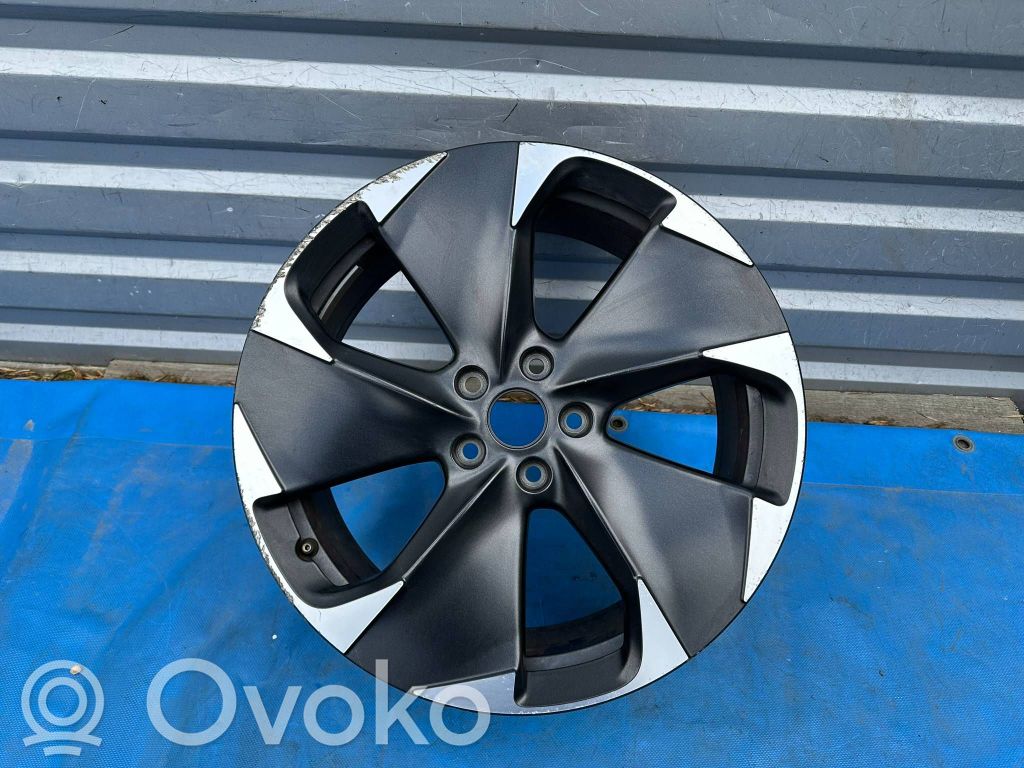 Cupra Born R19 alloy rim 