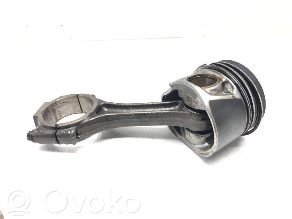Audi A4 Allroad B8 Piston 