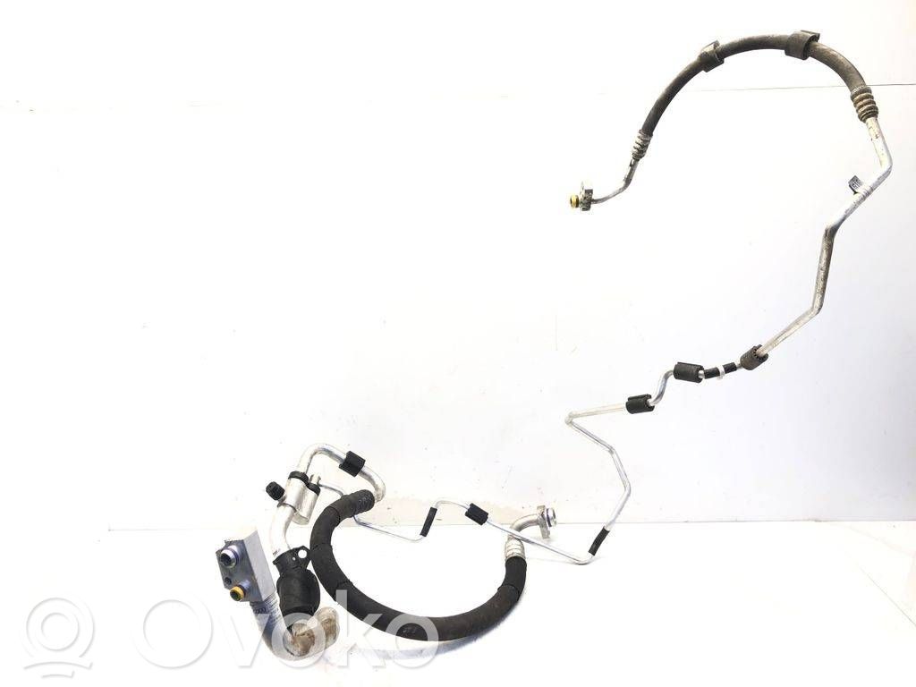 Audi A4 S4 B8 8K Ilmastointilaitteen putki (A/C) 