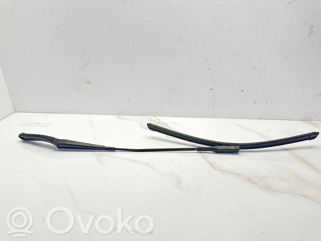 Audi A5 8T 8F Wischerarm vorne 
