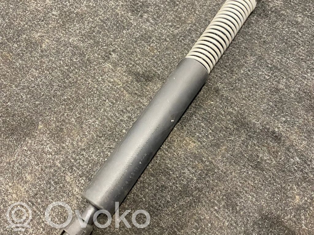 BMW 5 G30 G31 G38 Amortyzator klapy tylnej bagażnika 