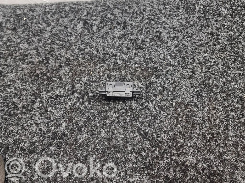 BMW X1 U11 Antenos stiprintuvas 