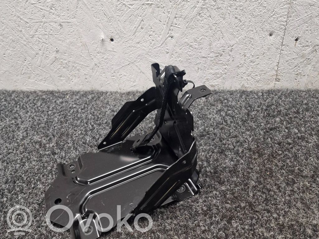 BMW X1 U11 Akumuliatoriaus laikiklis 