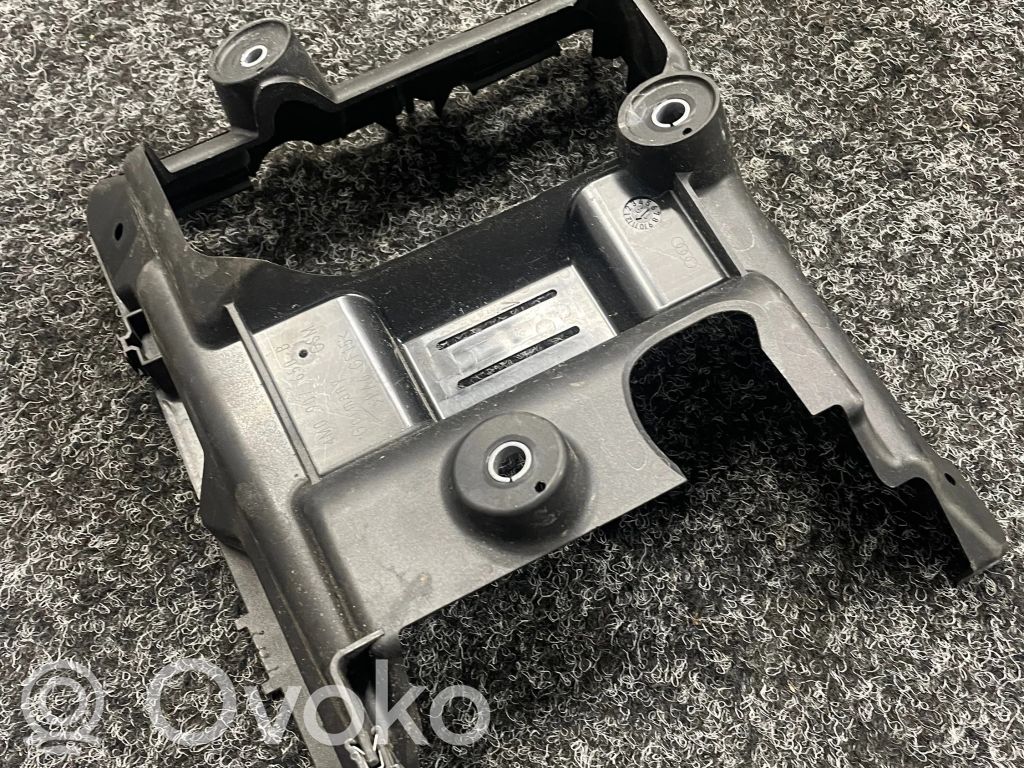 Volkswagen Touareg III Other engine bay part 