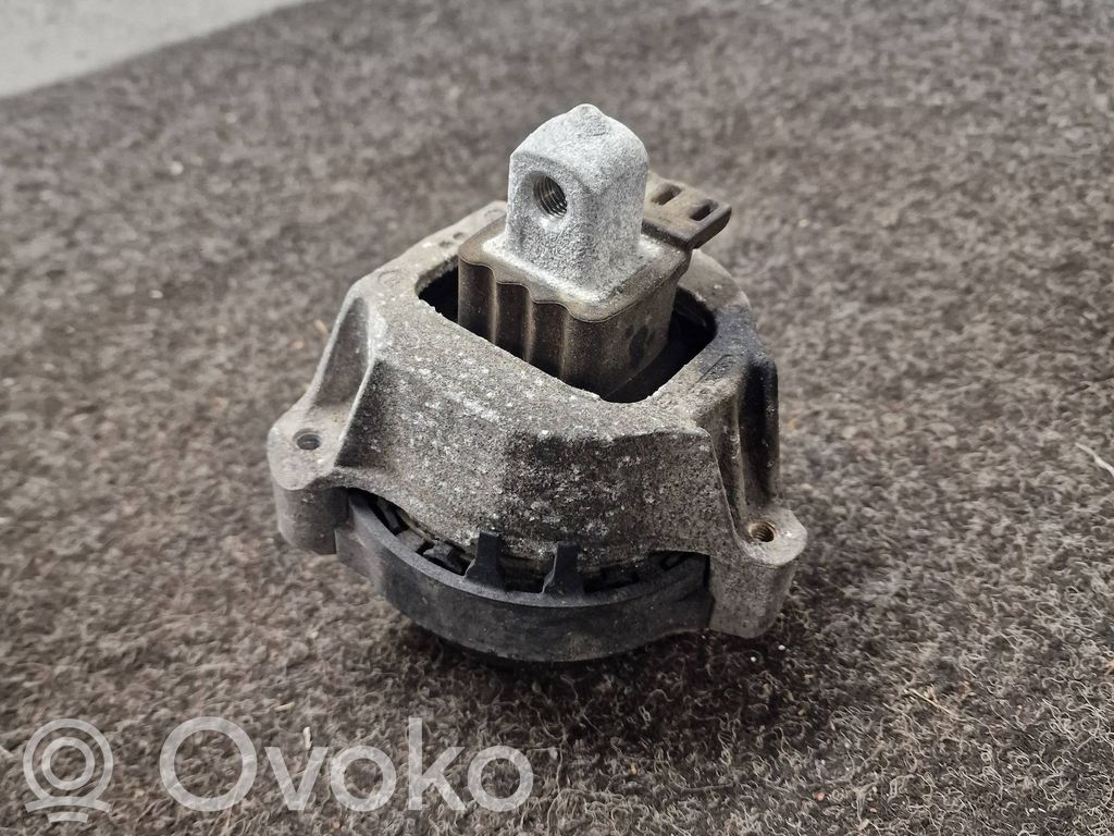 BMW 5 G30 G31 G38 Suport tampon motor 