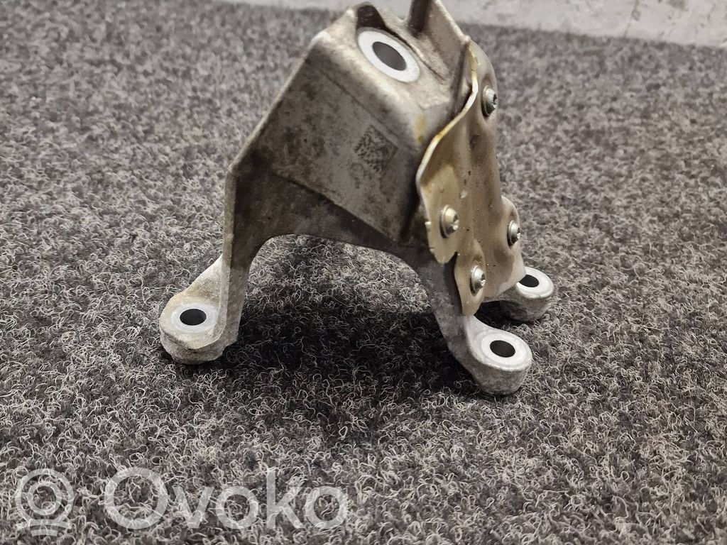 BMW 3 G20 G21 Engine mounting bracket 